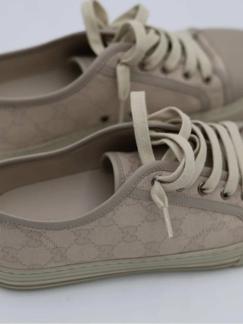 Gucci Beige/Taupe Low-Top Sneakers